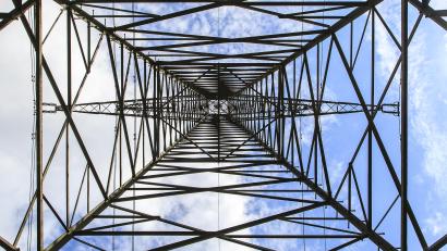 Bild: Clemens Hoesamer
Bei einer Überlandleitung im Bereich Sulzbach-Neukirchen hat es am Mittwoch, 28. Januar, eine Störung gegeben, rund 800 Haushalte waren deshalb circa eine Stunde lang ohne Strom.