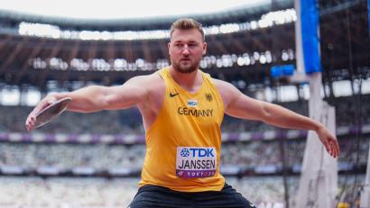 Bild: Michael Kappeler/dpa
Diskuswerfer Henrik Janssen hat auf Wettbewerbe bei der Leichtathletik-WM in Tokio gewettet. (Archivbild)
