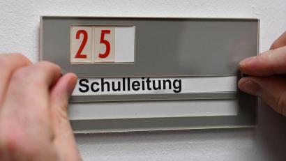 Bild: Arne Dedert/dpa
Vakante Posten in der Schulleitung finden teils kaum Interesse bei Bewerberinnen und Bewerbern. (Symbolbild)