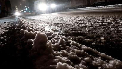 Bild: Sven Hoppe/dpa
Vereinzelt kam es zu Unfällen auf glatten Straßen.