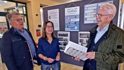 Bild: R. Kreuzer
Eine bewegende Vernissage eröffneten Ehrenvorsitzender des Heimatrings Günther Magerl, Leiterin des Maria-Seltmann-Hauses Susanne Meichner und Leiter der AG Paulusbrunn-Bärnau Rainer Christoph als Initiator (von links).