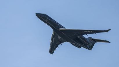 Bild: Jan Woitas/dpa
US-Präsident Donald Trump droht Kanada mit einem neuen Strafzoll, was wohl vor allem den Flugzeughersteller Bombardier treffen würde. (Symbolbild)