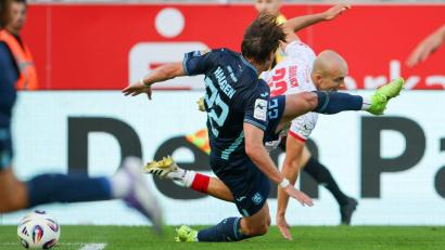 Bild: Christoph Reichwein/dpa
Sigurd Haugen (l) in Aktion. Der beste 1860-Torschütze ist wieder im Training. (Archivbild)