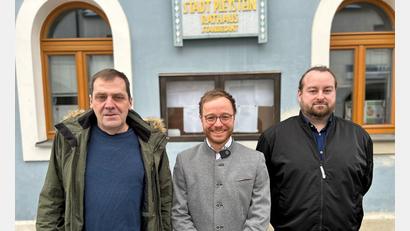 Bild: ck
Diese drei Männer bewerben sich um das Bürgermeisteramt in Pleystein (von links): Werner Rieß (SPD), Christoph Müllhofer (CSU) und David Wandzioch (Freie Wählergemeinschaft Pleystein).