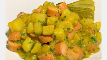 Bild: Michael Schiffer
Zum Kartoffelcurry passen Gewürzgurken.