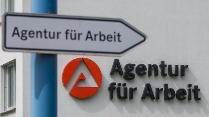 Symbolbild: Hendrik Schmidt
Im Januar 2026 ist die Arbeitslosigkeit im Bezirk der Agentur für Arbeit Schwandorf gestiegen.