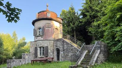 Bild: Susanne Forster
Der Grenzlandturm bei Bärnau könnte bald durch einen Privatinvestor gekauft und saniert werden. Ein pensionierter Physiker hat Interesse angemeldet.