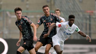 Bild: Peter Kneffel/dpa
Javier Fernandez (l) spielt nun beim Club in Nürnberg. (Archivbild)
