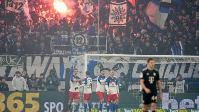 Bild: Marcus Brandt/dpa
Gefeierter HSV-Mann Luka Vuskovic (l) nach seinem Tor zum 2:2.