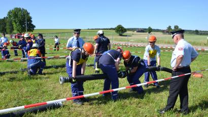 Bild: gi
Beim Schlauchkuppeln müssen alle zusammen helfen.