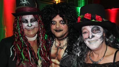 Bild: kro
Drei originell Maskierte sind in Kemnath zu bestaunen.