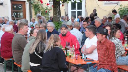 Bild: kro
Alle Generationen waren beim Weinfest vertreten.