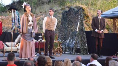 Bild: Benkhardt
Gerne denkt man an Aufführungen des Landestheaters Oberpfalz in Waldeck. Auch der neue Theaterbetrieb sollte hier wieder präsent sein.