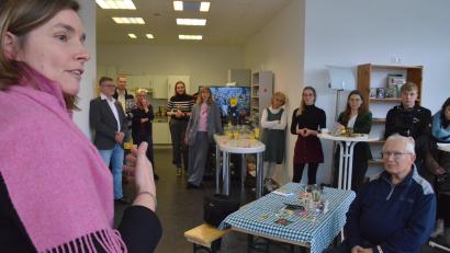 Bild: Kunz
MdL Laura Weber stellt ihr Fünf-Punkte-Programm vor.