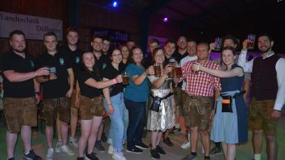 Bild: jr
Jungbäuerinnen und Jungbauern wissen, wie man feiert.