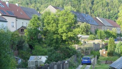 Bild: rn
Wegen der Wasserversorgung dieser Schrebergärten an der Südseite der Altstadt von Neustadt am Kulm werden noch viele Gespräche geführt werden müssen.