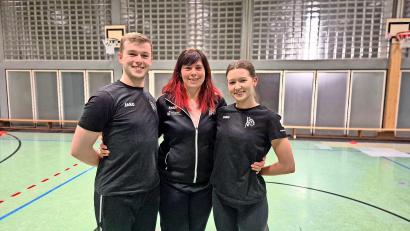 Bild: Torsten Ernstberger
Ein eingespieltes und erfolgreiches Trio: Lena Meyer (rechts) und René Skorupa mit ihrer Trainerin Alexandra Zapfl.