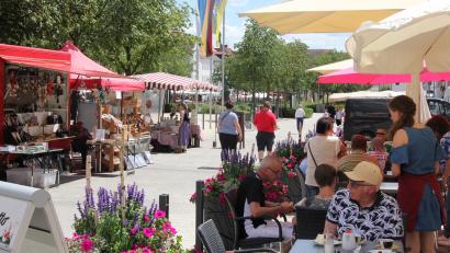 Bild: kro
Die Gastronomie im Außenbereich soll künftig an Wochentagen länger, bis um 23 Uhr geöffnet haben. An Freitagen und Samstagen könnte dies ebenso wie an Tagen vor Feiertagen gar bis 23.30 Uhr der Fall sein.