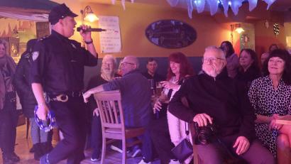 Bild: Helmut Kunz
Reverend Steve Long de Dude sucht den Kontakt zum Publikum.