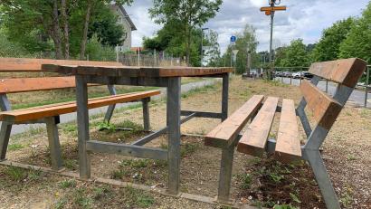 Archivbild: Gabi Schönberger
Die Stadt Neustadt/WN möchte die einstige Haltestelle am Fuße des Felixberges verschönern und neu gestalten. Für das Vorhaben bewilligt das Forum Neustadt Plus Geld aus dem Leader-Topf.