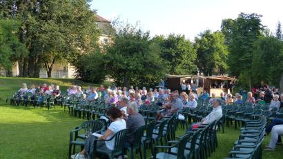 Archivbild: hme
Im Pfarrgarten gibt es wieder Sommerserenaden in Windischeschenbach.