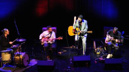 Bild: Stephan Huber
Georg Ringsgwandl bei seinem Auftritt im Amberger Stadttheater im Jahr 2023. Am 7. März gastiert er hier erneut.