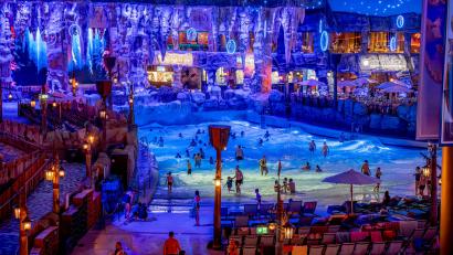 Bild: Europa-Park
Die Wasserwelt im Europa-Park verwandelt sich jetzt vor allem in den Abendstunden in ein leuchtendes Lichtermeer.