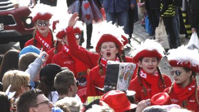 Archivbild: Hirsch
Die Gardemädchen der ostbayerischen Faschingsgesellschaften haben am Sonntag beim Faschingszug in Schwandorf ihren großen Auftritt.