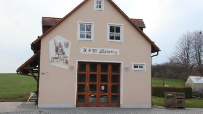 Bild: kro
Das Gerätehaus der Feuerwehr Mähring: Die Wehr feiert an diesem Wochenende ihr 150-jähriges Bestehen.