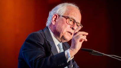 Bild: Christoph Soeder/dpa
MSC-Leiter Ischinger hätte sich Gespräche zwischen Russland und der Ukraine in München vorstellen können.