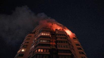 Bild: Uncredited/Ukrainian Emergency Service/AP/dpa
Russland überzog die Ukraine in der Nacht erneut mit Luftangriffen.