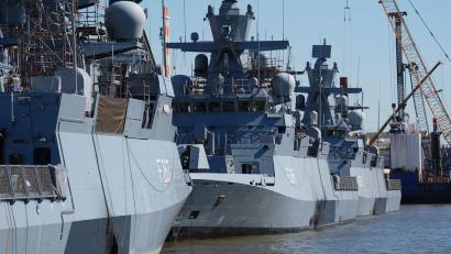 Bild: Marcus Brandt/dpa
Ausschlaggebend für die vollstreckten Haftbefehle sei eine versuchte Sabotagehandlung an der Korvette „Köln“ gewesen, heißt es. (Archivbild)