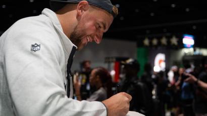 Bild: Maximilian Haupt/dpa
Der Deutsche Lorenz Metz steht unverhofft im Super Bowl.