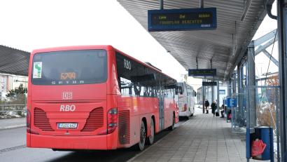 Bild: Hirsch
Ab kommendem Jahr wird der Öffentliche Personennahverkehr des Landkreises in den Verkehrsverbund Regensburg (RVV) integriert. Ab dann gelten einheitliche Tarife.
