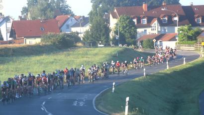 Archivbild: fz
Glockenschlag 7 Uhr ist Startschuss für die ersten Radler in Pirk.