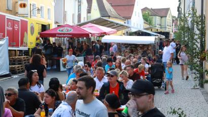 Bild: njn
Die "Festmeile" in der war ständig gut gefüllt Bräugasse.