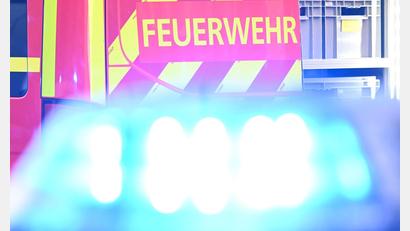 Bild: Bernd Weißbrod/dpa
Ein Kleintransporter ist mitten in der fränkischen Provinz in Flammen aufgegangen. (Symbolbild)
