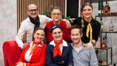 Bild: Juliane Eberle
Schauspieler von "Boeing Boeing" sind (hinten, von links) Max Hars, Veronika Kraus, Elena Reiß sowie (vorne, von links) Julia Kraus, Sarah Glowka und Tobias König.