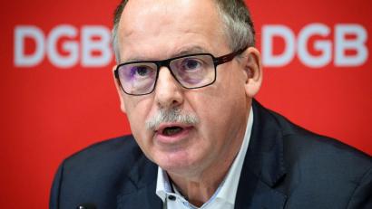 Bild: Bernd von Jutrczenka/dpa
Stefan Körzell attackiert Wirtschaftsministerin Reiche (Archivbild)