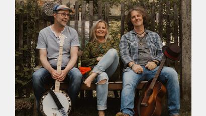 Bild: Stefan Sommer/exb
Stefan Sommer & The Southside Ramblers geben ein Wohnzimmerkonzert in der "Villa" in Weiden.