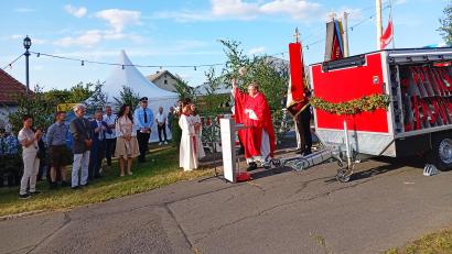 Bild: fpoz
Die Freiwillige Feuerwehr Hohenhard feierte ihr 125-jähriges Bestehen. Der neue Tragkraftspritzenanhänger wurde eingeweiht.