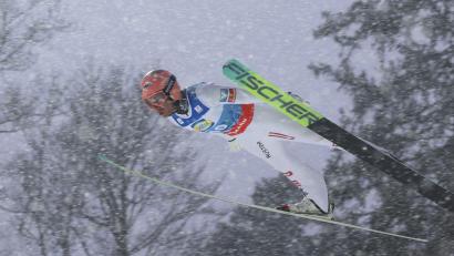 Bild: Karl-Josef Hildenbrand/dpa
Das Equipment der Skispringer ist immer wieder Gegenstand von Diskussionen. (Archivbild)
