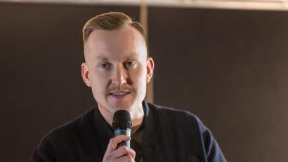 Bild: Frank Hammerschmidt/dpa
Maximilian Märkl, Sprecher der Identitären Bewegung Deutschland, trat kürzlich an der Seite von IB-Führungsfigur Martin Sellner in Brandenburg auf.