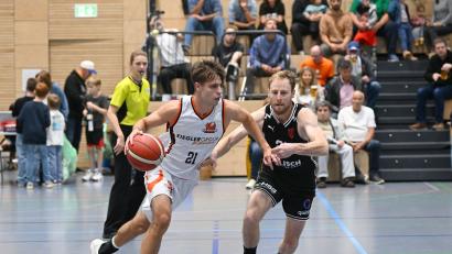 Bild: Tobias Schwarzmeier
Zuletzt spielten sich Nachwuchsspieler der DJK wie Luke Archer (Bild), Moritz Zachmann oder Simon Mattausch in den Fokus. Wegen der vielen Ausfälle sind auch sie gegen Gotha gefragt.