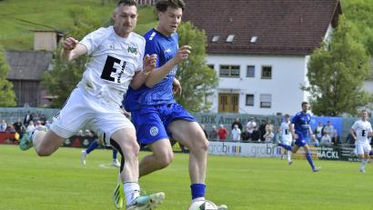 Archivbild: Hubert Ziegler
Martin Popp (links) trägt künftig das Trikot des 1. FC Schlicht.