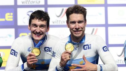 Bild: Roth/dpa
Roger Kluge (r) und Moritz Augenstein freuen sich über EM-Gold.