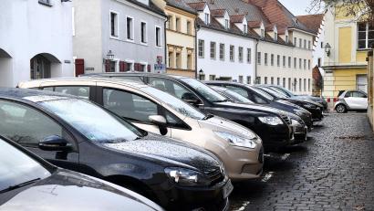 Archivbild: Petra Hartl
Das Parken in Amberg ist immer ein Garant für viele Diskussionen. Jetzt wurde im Verkehrsausschuss ein neues Parkraumkonzept vorgestellt, aber nicht beschlossen.