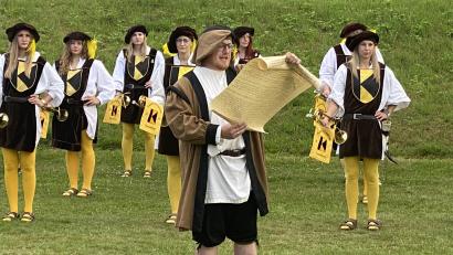 Bild: jgl
Herold David Nesner eröffnet den "St. Jodok-Ritt".