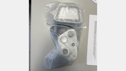 Bild: PI Schwandorf
In Burglengenfeld versuchte ein 24-Jähriger, einen Controller zu stehlen. Der Diebstahl misslang, als der Controller zu Boden fiel.