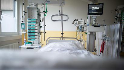 Symbolbild: Jonas Güttler/dpa
Immer häufiger bleiben Krankenhausbetten leer: Die Menschen in der Oberpfalz lassen sich heute viel seltener stationär behandeln als noch vor der Pandemie.